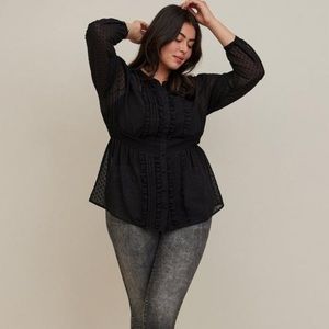 TORRID CHIFFON CLIP DOT RUFFLE FRONT TOP NWTs